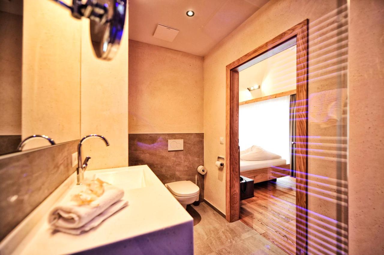נאודרס Hotel Garni Lamm מראה חיצוני תמונה