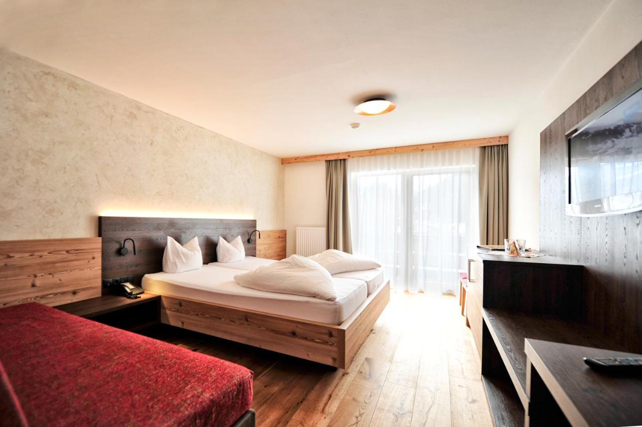 נאודרס Hotel Garni Lamm מראה חיצוני תמונה