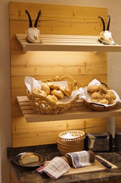 נאודרס Hotel Garni Lamm מראה חיצוני תמונה