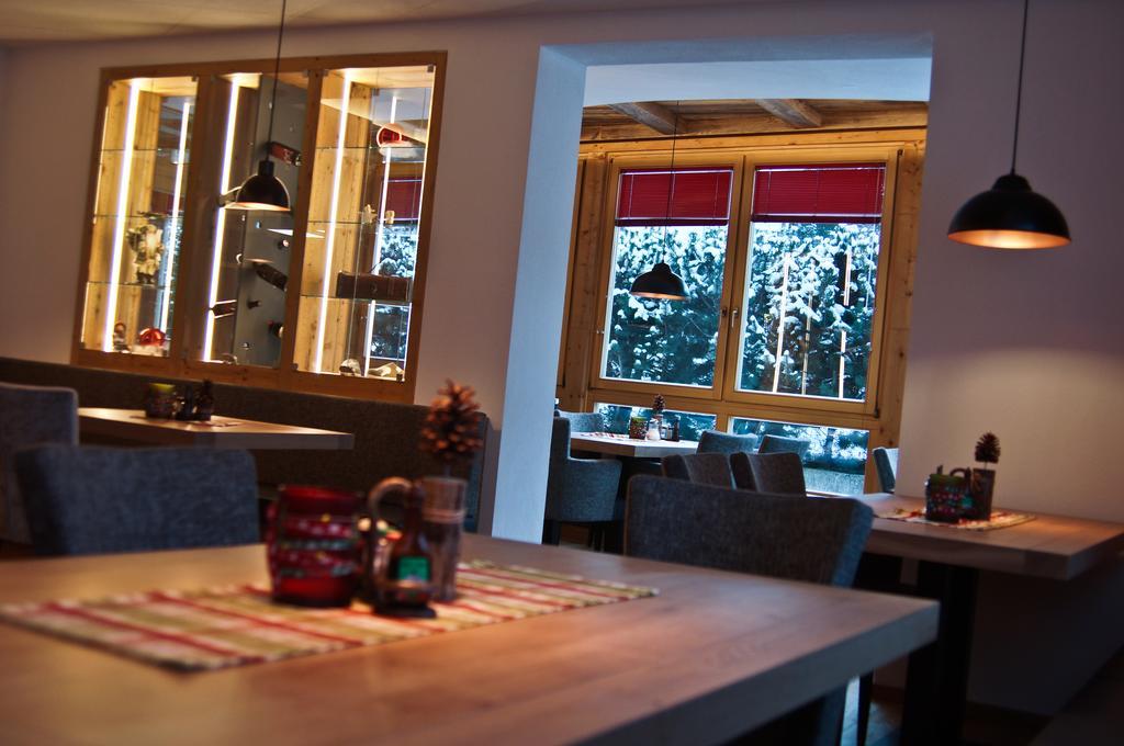 נאודרס Hotel Garni Lamm מראה חיצוני תמונה