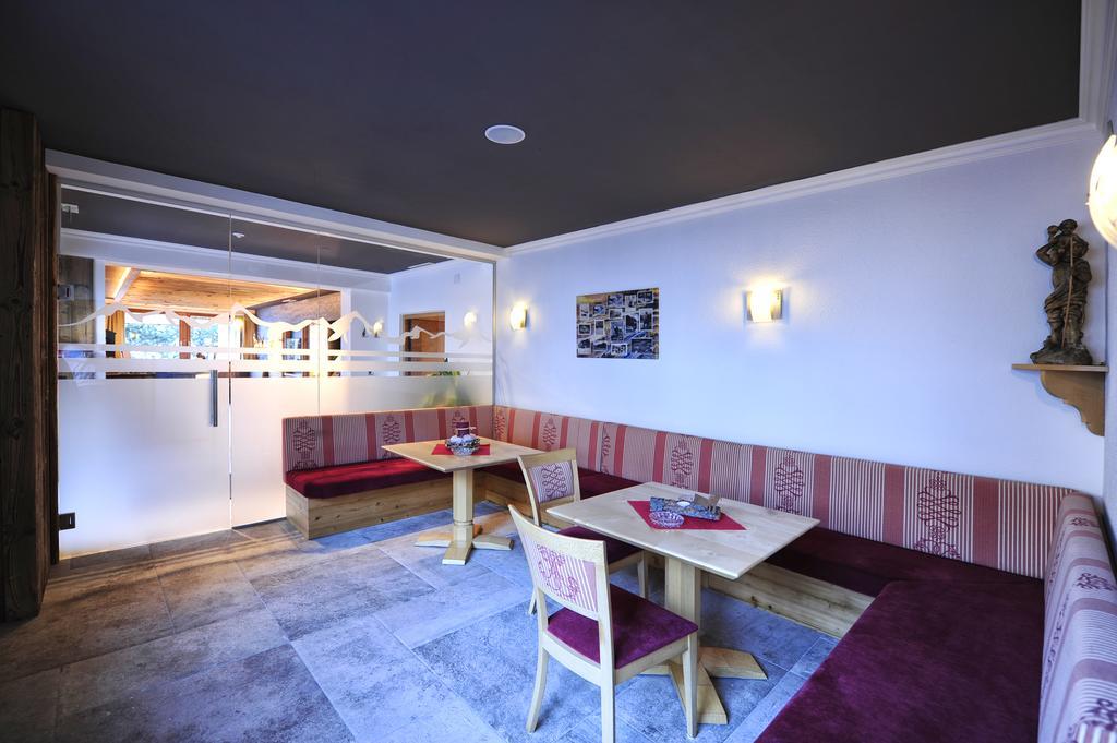 נאודרס Hotel Garni Lamm מראה חיצוני תמונה